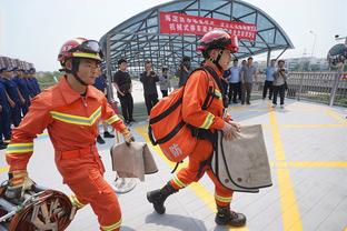 郑永刚：费尔德在季后赛体现了价值 我们今天肯定会有针对性防守